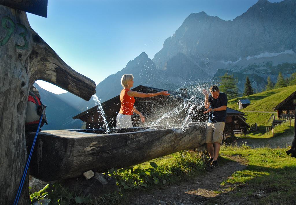 Bio-Holzhaus Und Landhaus Heimat Apartment Ramsau am Dachstein Luaran gambar