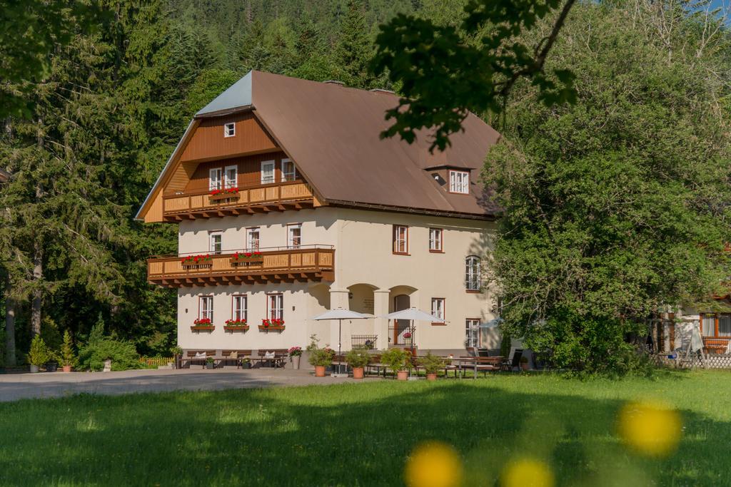 Bio-Holzhaus Und Landhaus Heimat Apartment Ramsau am Dachstein Luaran gambar