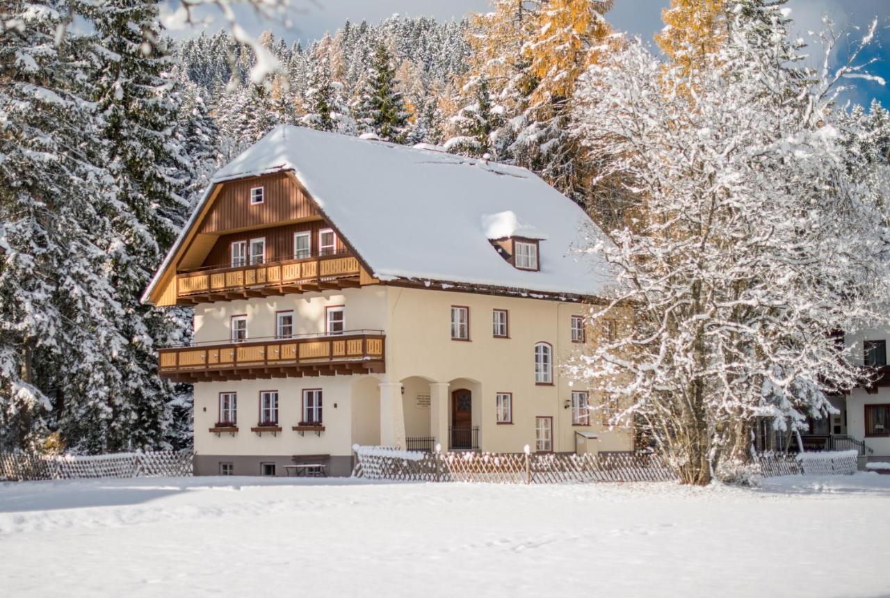 Bio-Holzhaus Und Landhaus Heimat Apartment Ramsau am Dachstein Luaran gambar